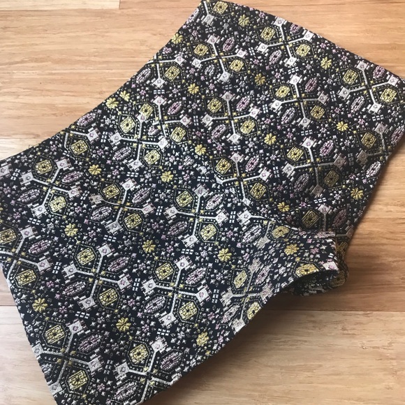 Forever 21 embroidered shorts - Picture 4 of 4